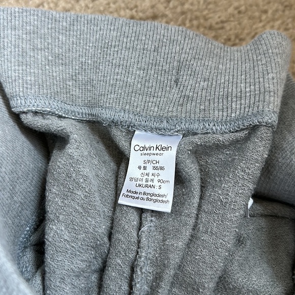 Calvin Klein joggers - Picture 3 of 3